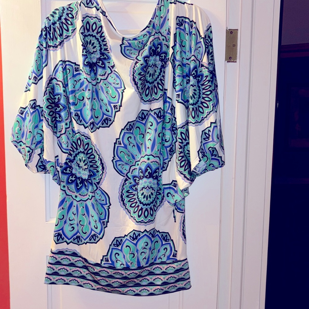 Sunshine 79 size small short sleeve swim tunic cover-up